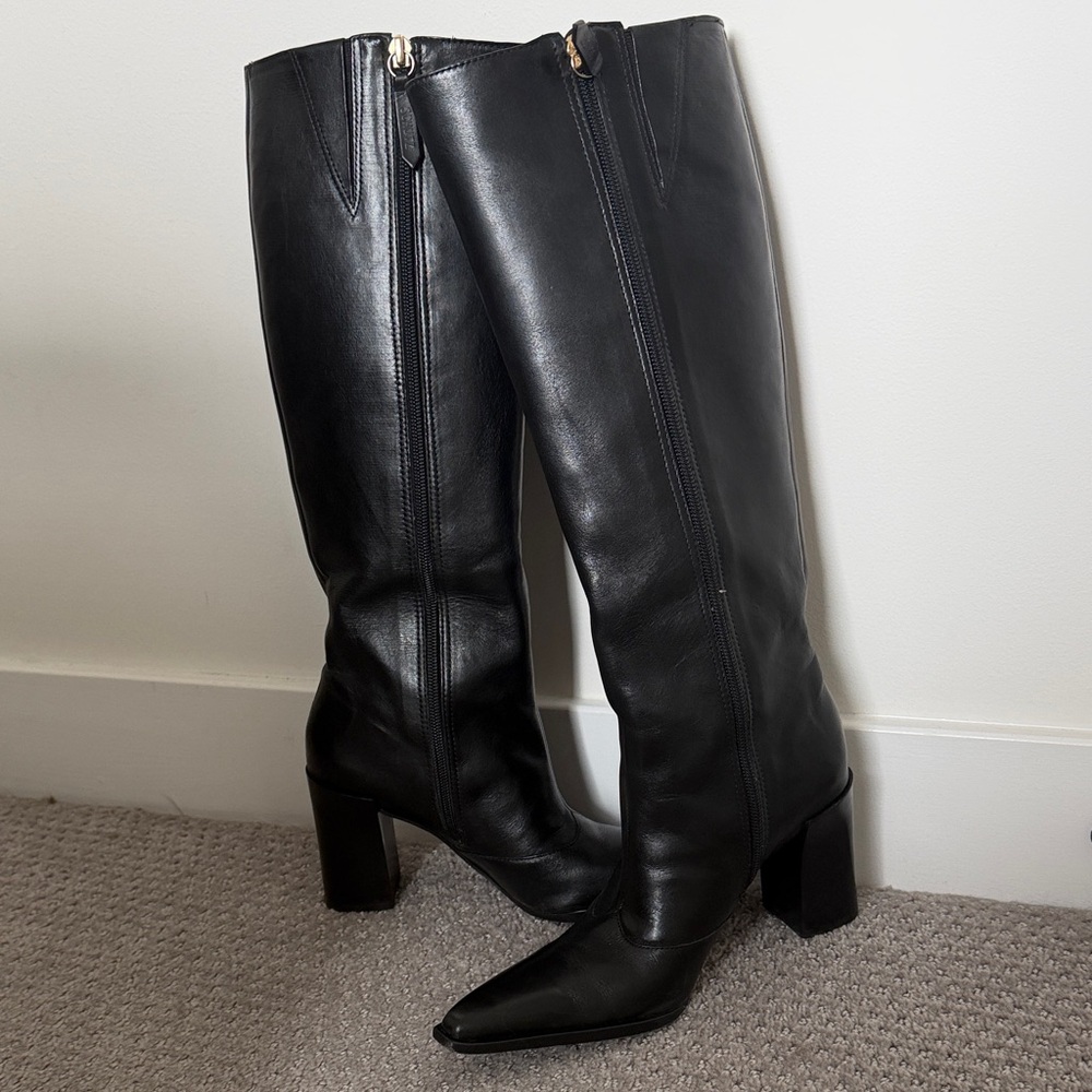 RAFFAELA UP LEATHER BOOT size 5.5 lightly worn